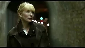 Seorang pelajar berb ...