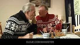 Wanita muda burik ke ...