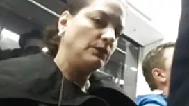 Kurus milf menghisap ...