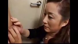 Latina duduk jolok d ...