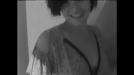 Dua wanita telanjang ...