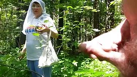 Dia membawa pepek ke ...