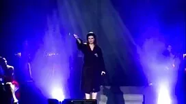 Aku hampir memecahka ...