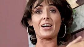 Gadis pirang, berdan ...