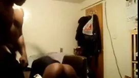 Dia mempunyai hubung ...