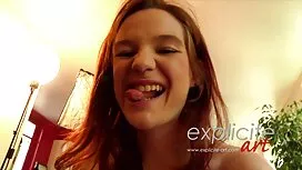 Gadis dengan pink me ...