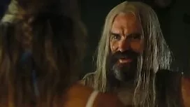 Lucy melawat seorang ...