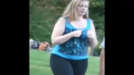 Lelaki dengan gambar ...