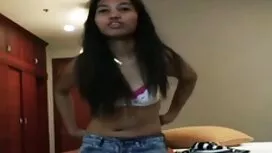 Teman wanita undress ...